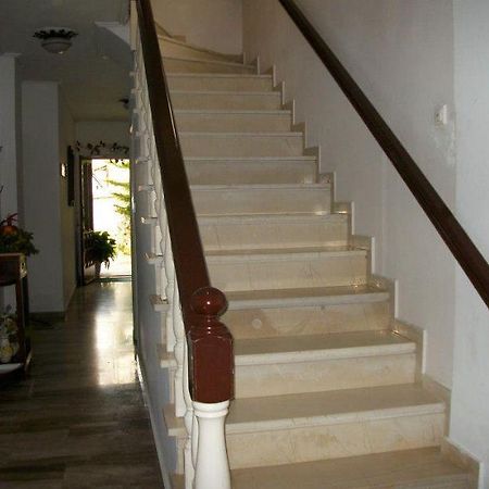 Jasmine'S Guest House การ์โลวาซี ภายนอก รูปภาพ