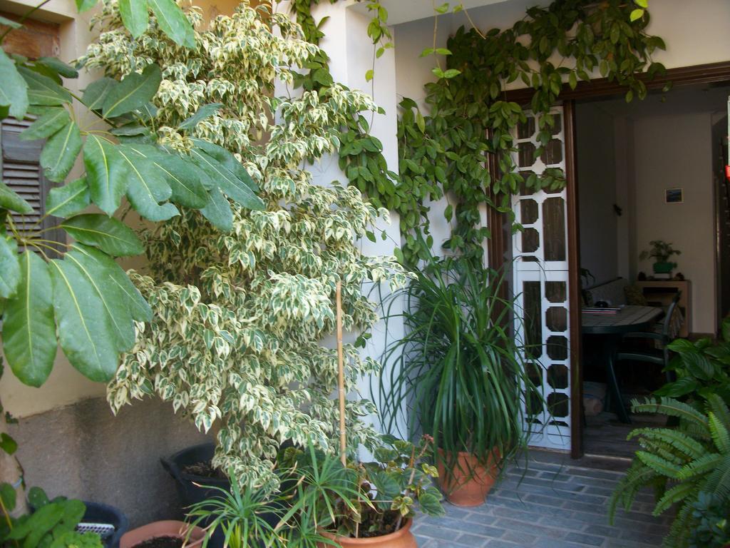 Jasmine'S Guest House การ์โลวาซี ห้อง รูปภาพ